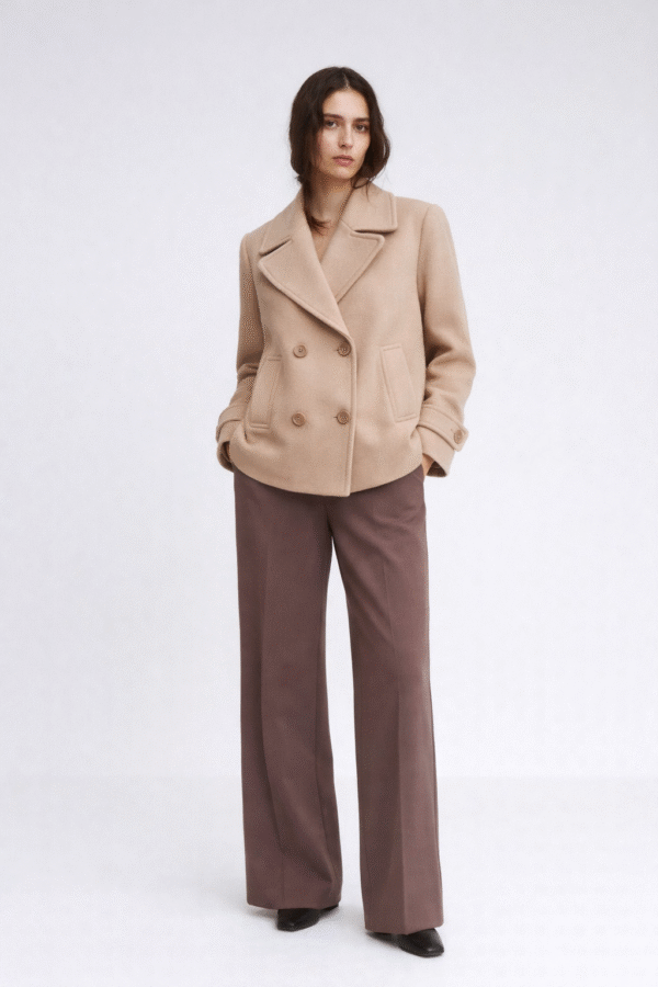 Trumpas rudas dvieilis paltas