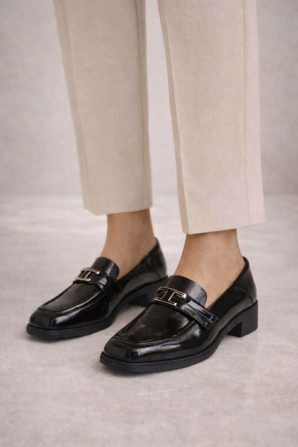 Odiniai lakuoti loafer tipo bateliai