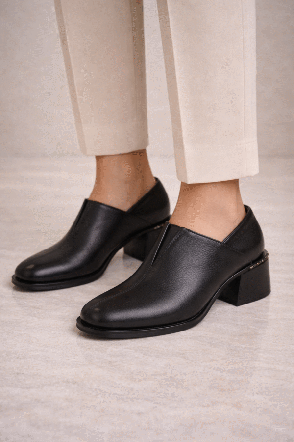 Odiniai bateliai kvadratiniu kulnu